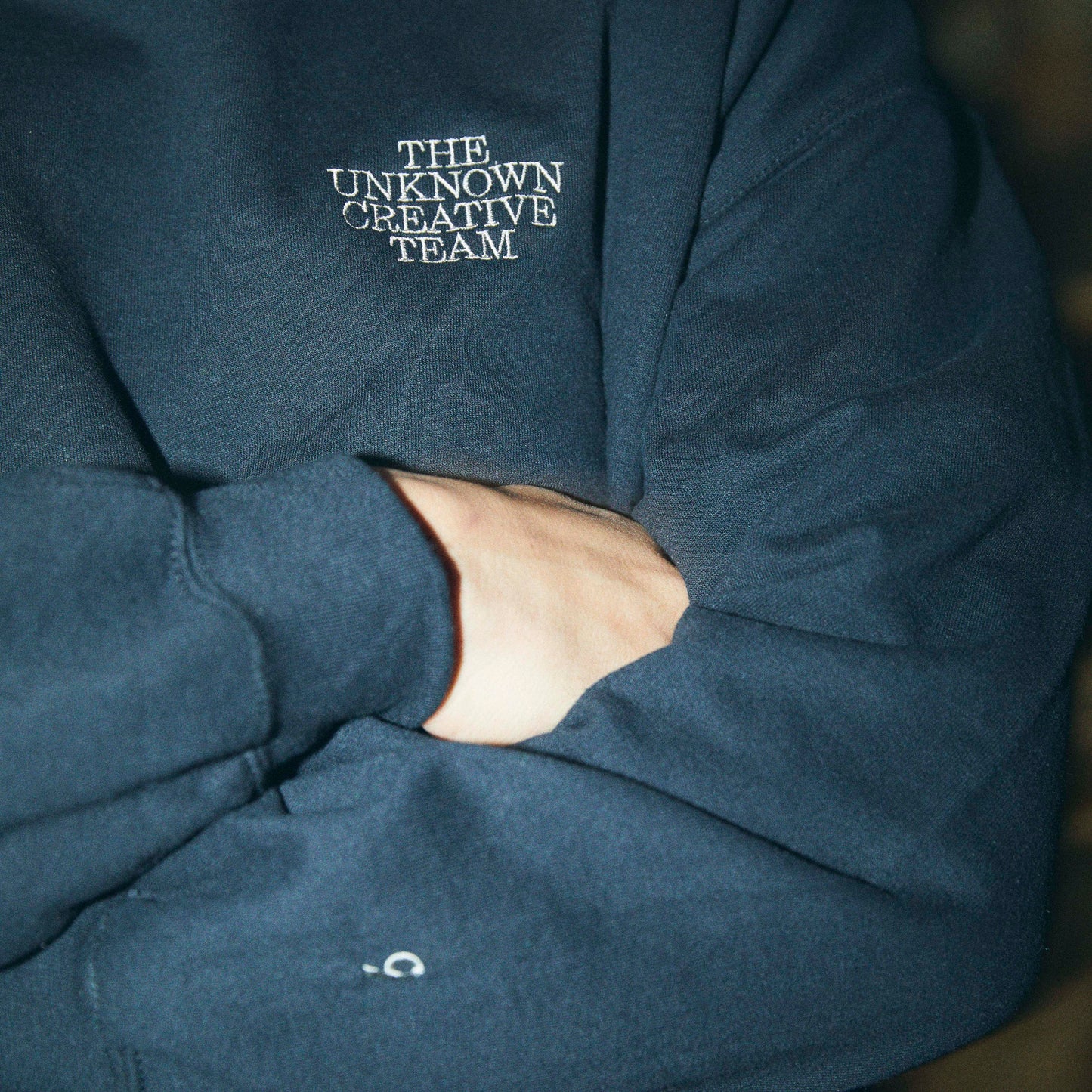 「THE UNKNOWN CREATIVE TEAM 」 TEAM SWEATSHIRT (BLACK)